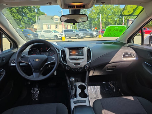 Used 2018 Chevrolet Cruze LS image 17