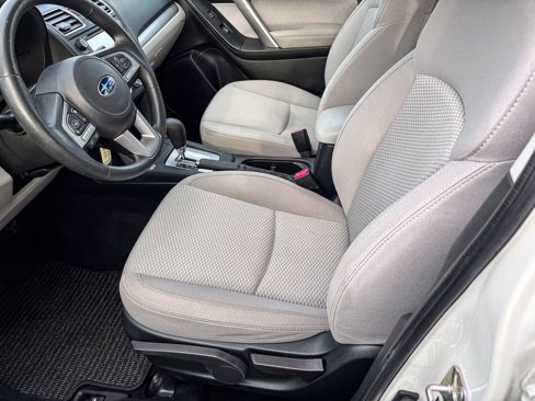Used 2018 Subaru Forester 2.5i w/ Alloy Wheel Package image 11