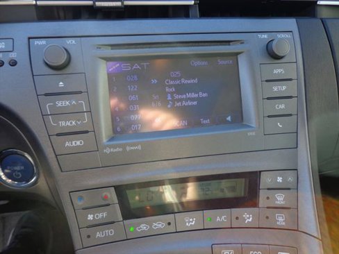 Used 2015 Toyota Prius image 9