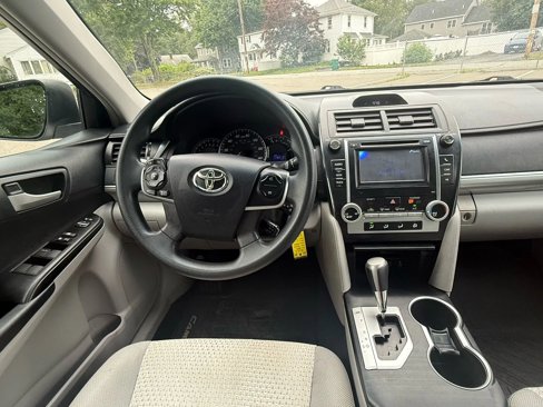 Used 2012 Toyota Camry L image 18