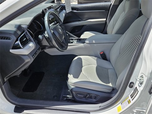 Used 2023 Toyota Camry SE image 5