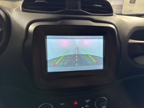 Used 2021 Jeep Renegade Sport image 29
