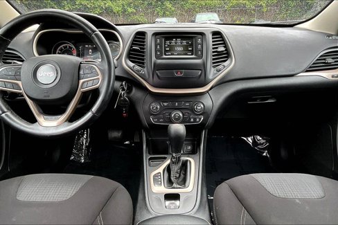 Used 2017 Jeep Cherokee Latitude image 13