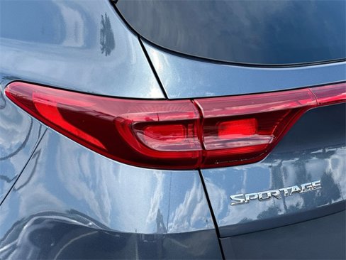 Used 2022 Kia Sportage LX image 7