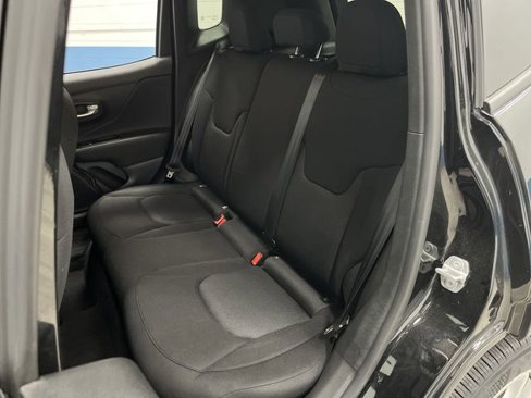 Used 2023 Jeep Renegade Latitude image 28