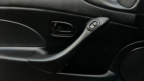 Used 2002 MAZDA MX-5 Miata LS image 18