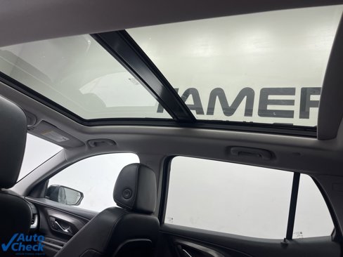 Used 2023 GMC Terrain SLT w/ Elevation Edition image 15