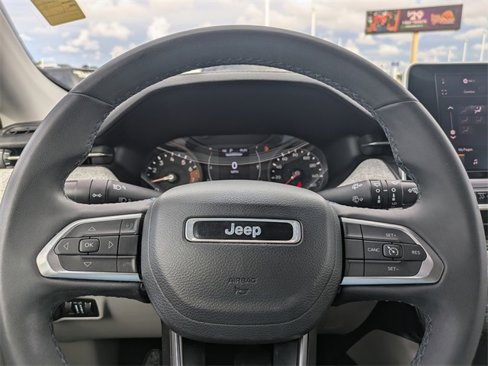 Used 2022 Jeep Compass Latitude image 22