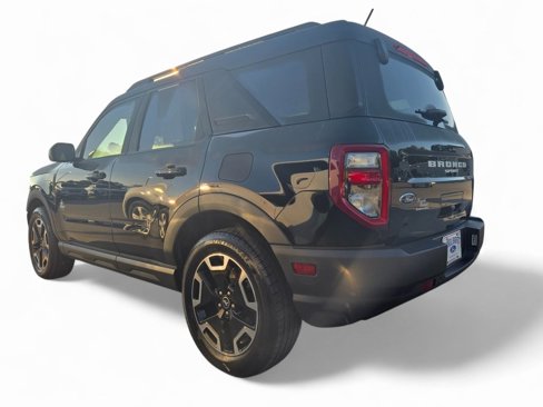 Used 2021 Ford Bronco Sport Outer Banks w/ Outer Banks Package image 3