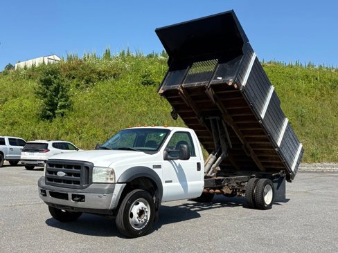 Used 2007 Ford F550 2WD Regular Cab Super Duty image 2
