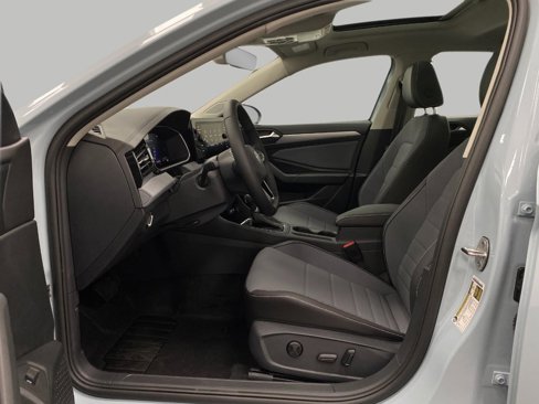 New 2025 Volkswagen Jetta SE image 27
