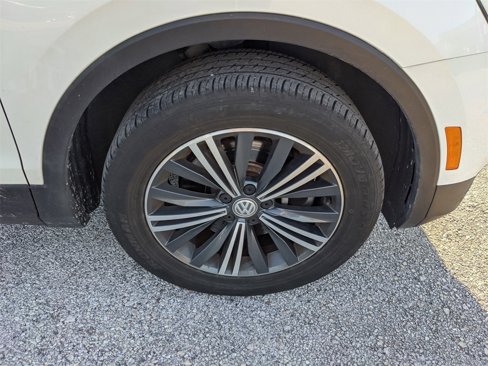 Used 2018 Volkswagen Tiguan SE image 10