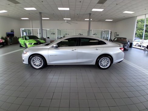 Used 2021 Chevrolet Malibu RS image 2