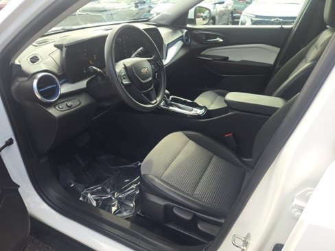 Used 2024 Chevrolet Trax LT image 11