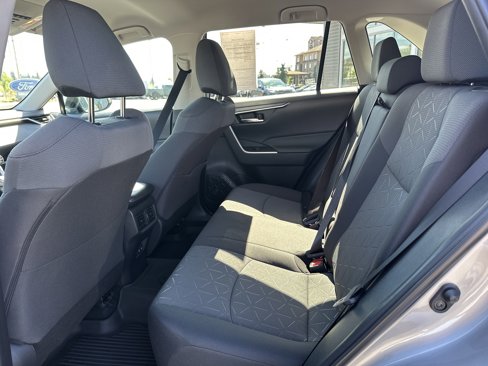 Used 2020 Toyota RAV4 XLE image 12