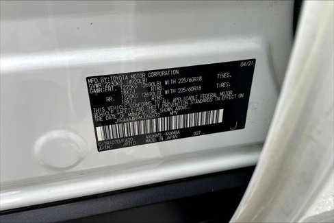 Used 2021 Toyota Venza LE w/ Carpet Mat Package (TMS) image 17