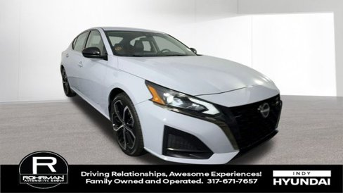 Used 2024 Nissan Altima 2.5 SR image 2