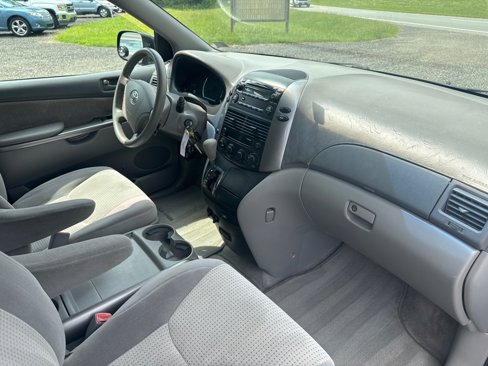 Used 2007 Toyota Sienna CE image 19