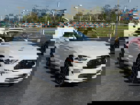 Used 2022 Ford Mustang Premium image 14