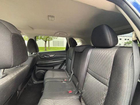 Used 2018 Nissan Rogue SV image 10
