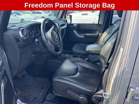 Used 2015 Jeep Wrangler Unlimited Sahara w/ Connectivity Group image 14