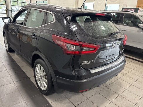 Certified 2022 Nissan Rogue Sport SV image 7