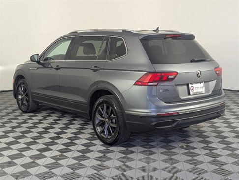 Used 2022 Volkswagen Tiguan SE image 5