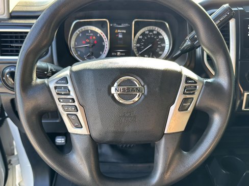 Used 2017 Nissan Titan S image 17