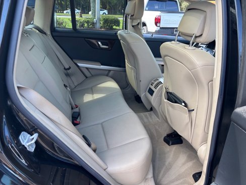 Used 2011 Mercedes-Benz GLK 350 2WD image 22