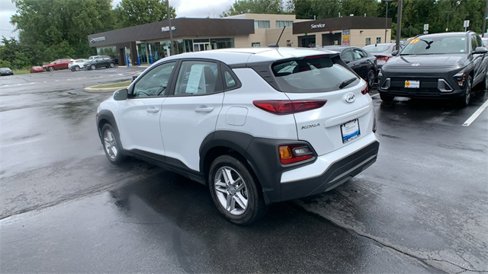 Used 2021 Hyundai Kona SE image 3