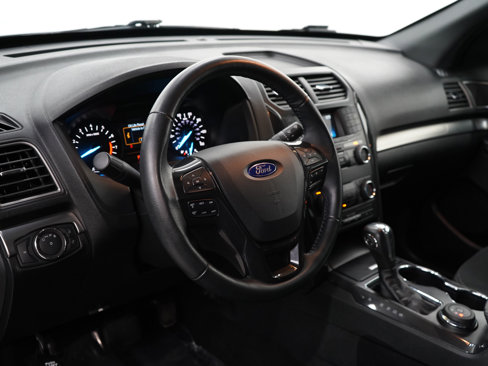 Used 2019 Ford Explorer XLT image 21