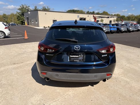 Used 2016 MAZDA MAZDA3 i Touring w/ Popular Equipment Package image 11