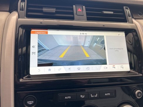 Used 2019 Land Rover Discovery HSE image 9