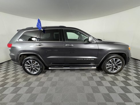 Used 2017 Jeep Grand Cherokee Overland image 8