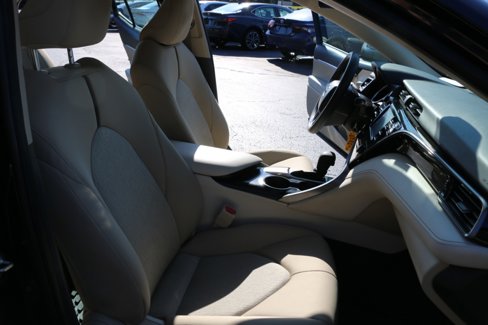 Used 2019 Toyota Camry LE image 22