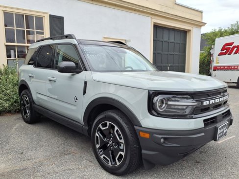 Used 2023 Ford Bronco Sport Outer Banks w/ Tech Package image 3
