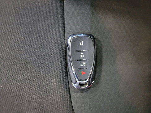Used 2017 Chevrolet Malibu LT image 32