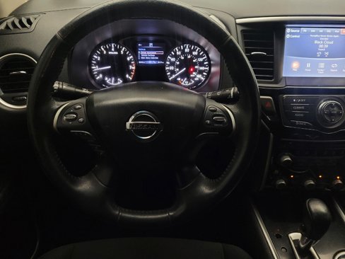 Used 2019 Nissan Pathfinder SV image 22