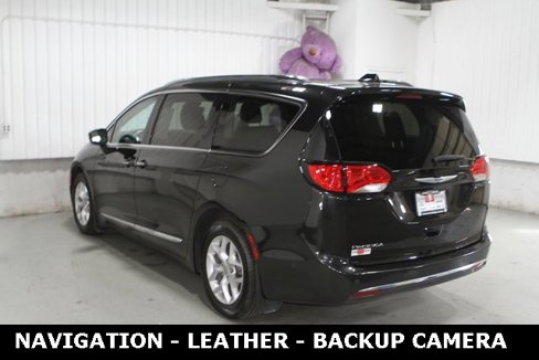 Used 2020 Chrysler Pacifica Touring-L Plus w/ Tire & Wheel Group image 29