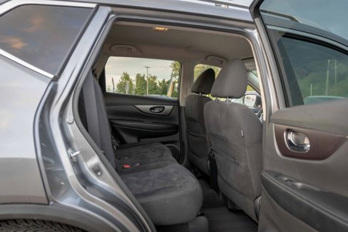 Used 2015 Nissan Rogue SV image 26