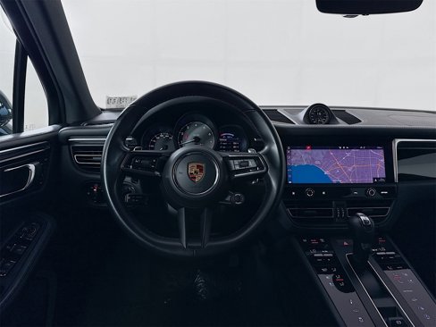 Certified 2022 Porsche Macan S image 19