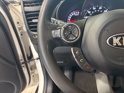 Used 2015 Kia Soul + image 20