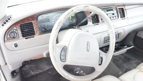 Used 1998 Lincoln Town Car Executive image 9
