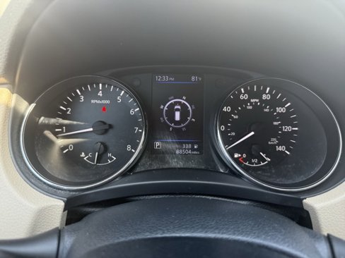 Used 2018 Nissan Rogue SL image 9