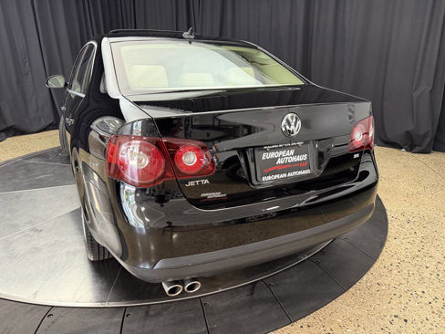 Used 2010 Volkswagen Jetta SEL image 5