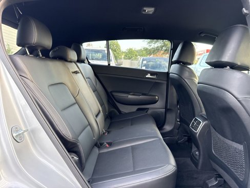 Used 2020 Kia Sportage S image 16