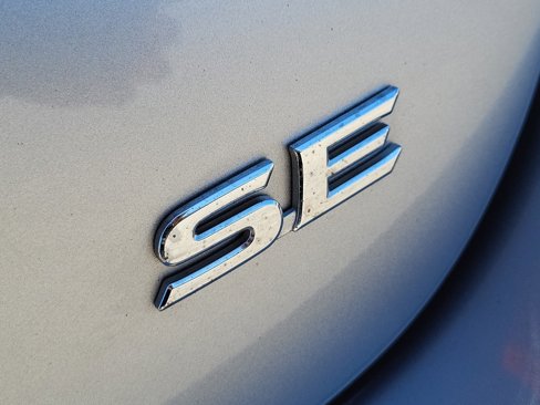 Used 2018 Toyota Camry SE image 11
