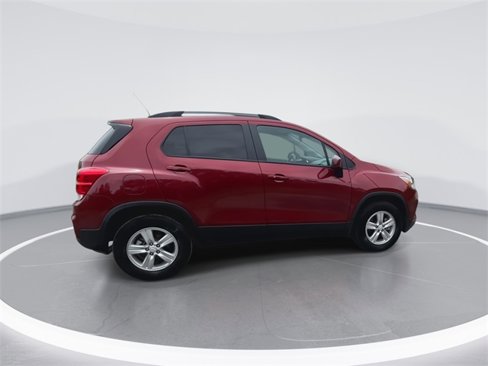 Used 2022 Chevrolet Trax LT w/ LT Convenience Package image 12
