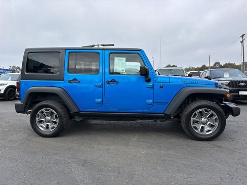 Used 2015 Jeep Wrangler Unlimited Rubicon w/ Connectivity Group image 9