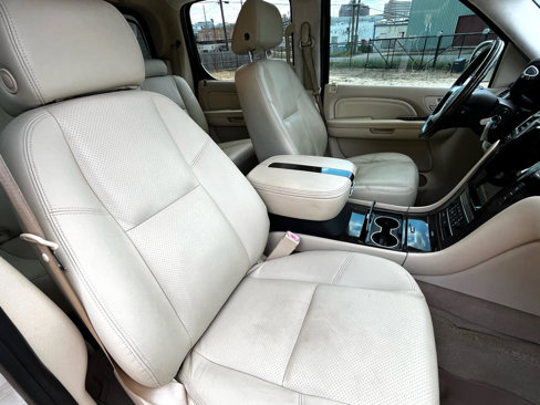 Used 2007 Cadillac Escalade EXT w/ Information Package image 61